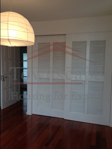 Apartment rent Gorgeous 3 BR Lane House beside line 1 Hengshan station