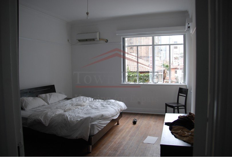 Rent Shanghai Great central 2BR Lane House beside Shanxi rd line 1