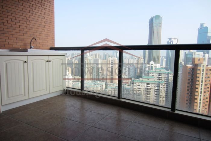 Shanghai expat housing Perfect 2BR apartment 2 mins from West Nanjing road line 2