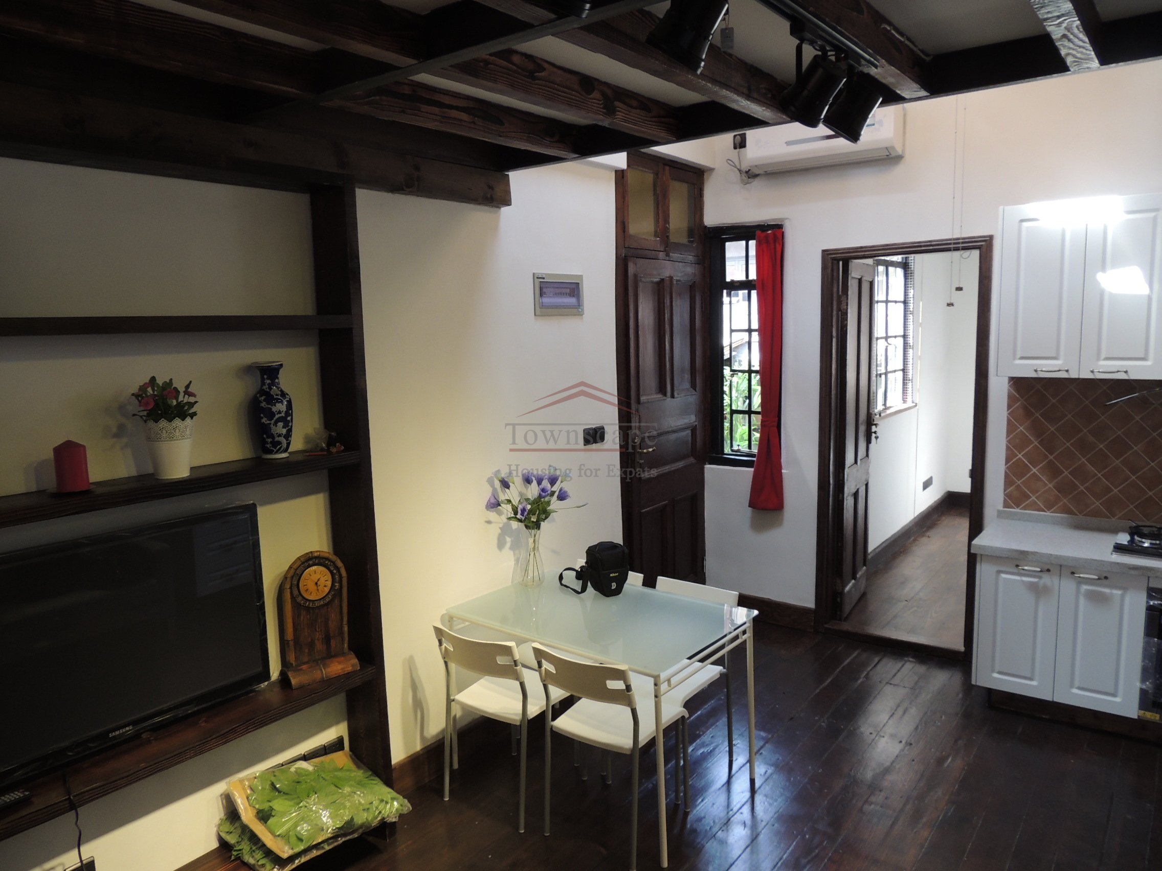 Shanghai apartment for rent Gorgeous 2 BR Lane House in Central Shanghai