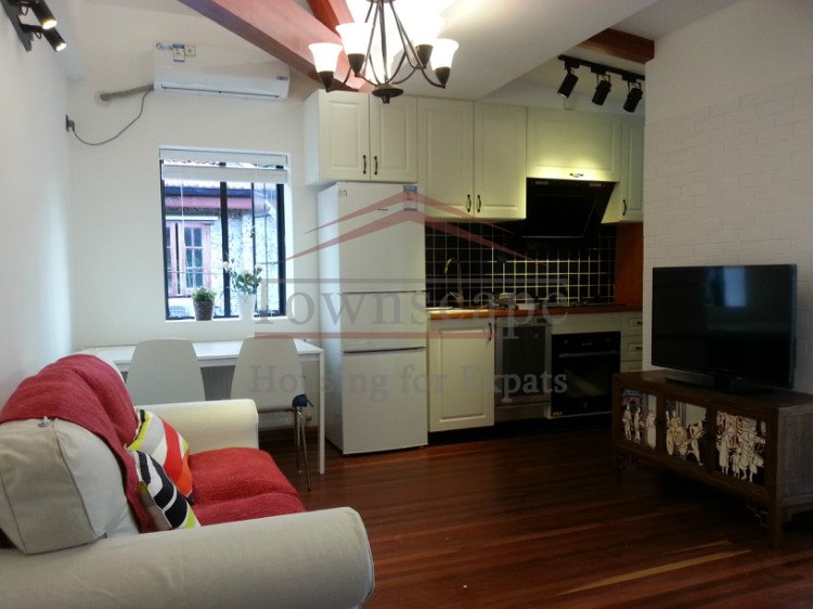 Rent apartment in Shanghai Warm and bright 1 BR Lane house in Central Shanghai