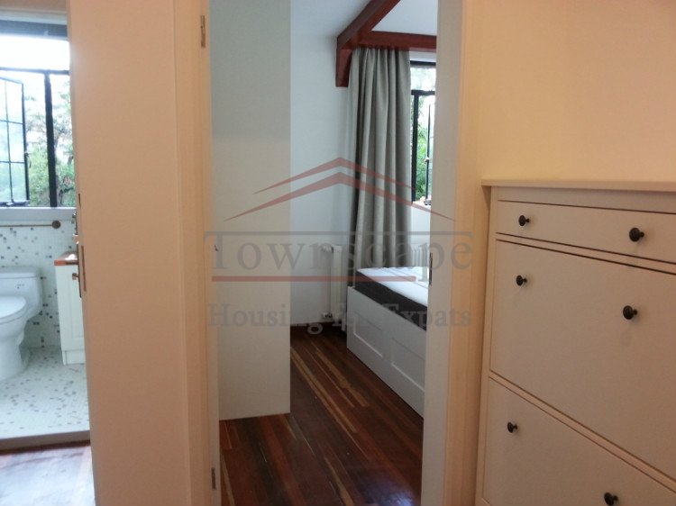 Shanghai rentals Warm and bright 1 BR Lane house in Central Shanghai