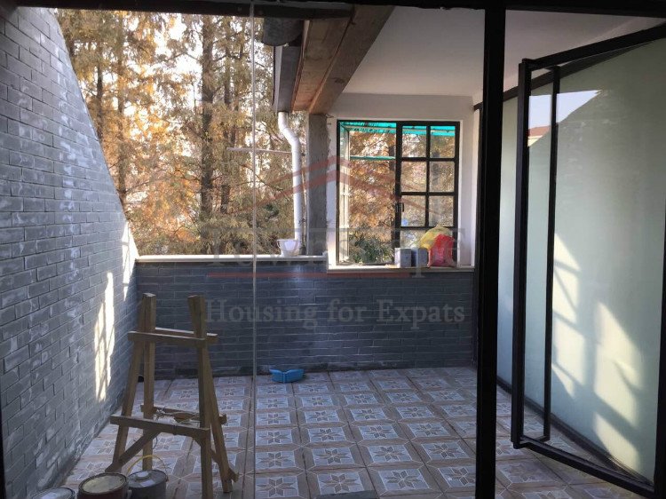 Shanghai housing Stunning 2 BR lane house beside Changhsu Rd line 2/7