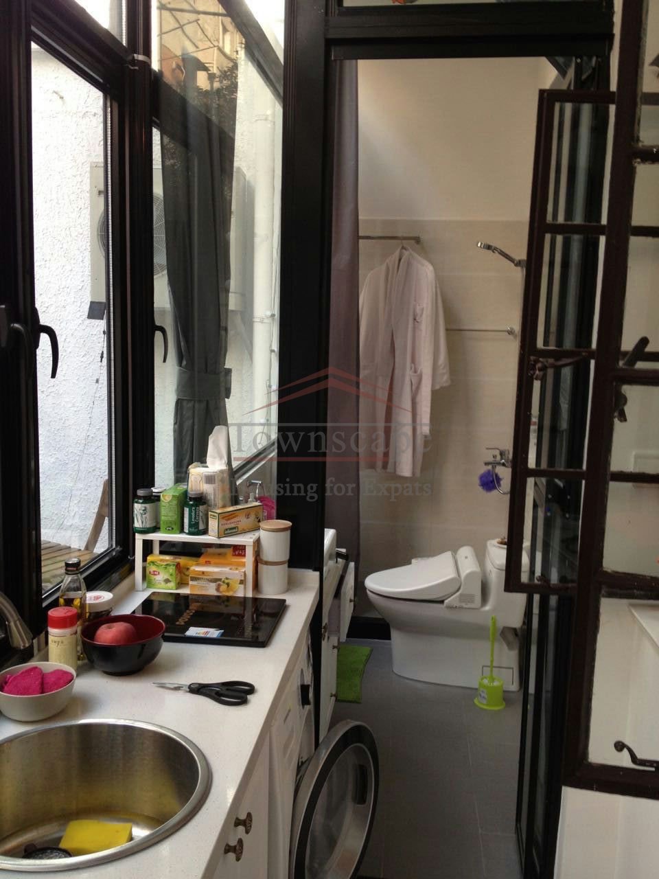rent shanghai Beautiful 1 BR in former colonial area line 2 Jing An