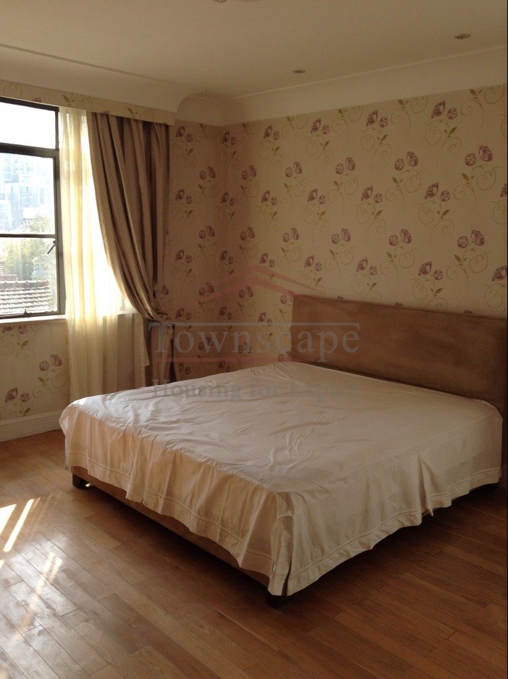 Shanghai apartments for rent Wonderful 3 BR Lane Property near Jing An and Changhshu Rd line 2/7/1