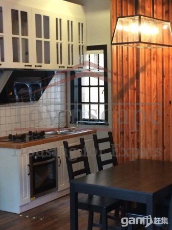 Shanghai rent Stylish 2 BR Lane house Central Shanghai line 1/ 8