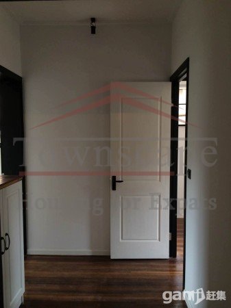 apartment shanghai Stylish 2 BR Lane house Central Shanghai line 1/ 8