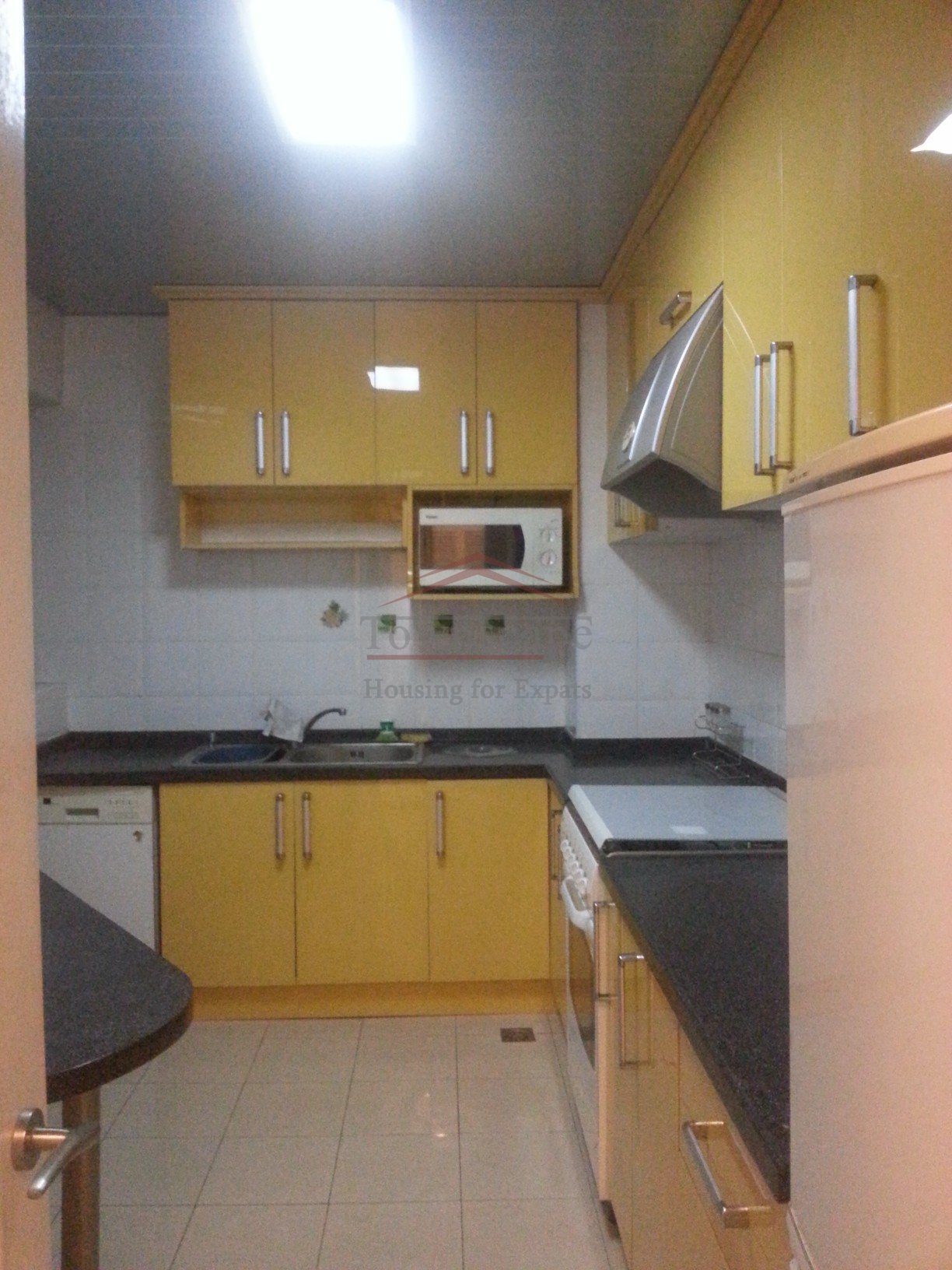 rent apartment Well priced 2-2-1 near xujiahui station line 1/11/9