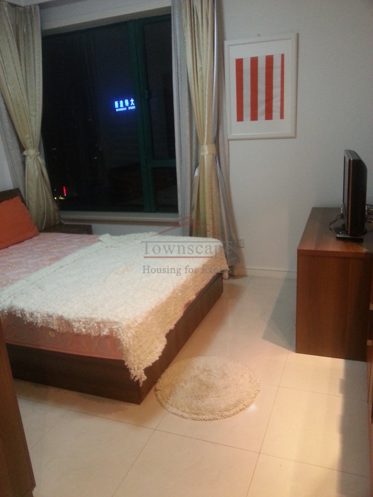 Shanghai apartment rentals Well priced 2-2-1 near xujiahui station line 1/11/9