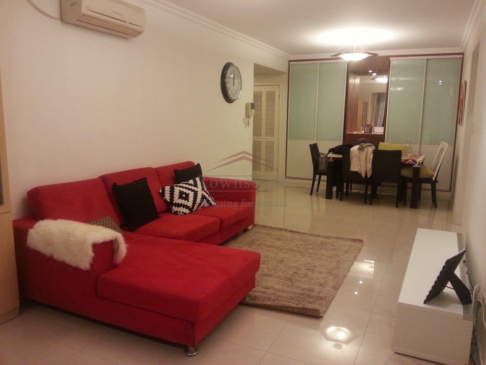 Shanghai rental expats Well priced 2-2-1 near xujiahui station line 1/11/9