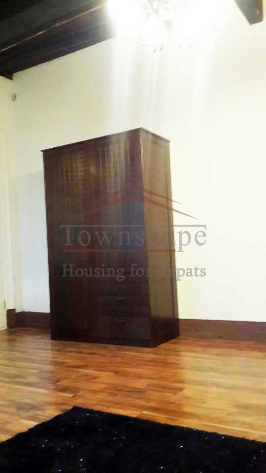 rent house in Shanghai Lovely 1 BR Lane apartment in French Concession Tianzifang