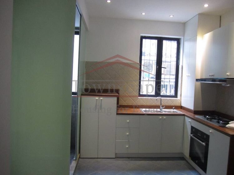 best real estate agent shanghai Renovated 2 BR Lane House Central Shanghai Shanxi road line 1/10