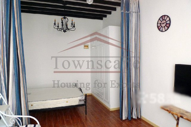 Shanghai rentals Chic 1 Br Lane House apartment on Yongjia rd. Line 1/9