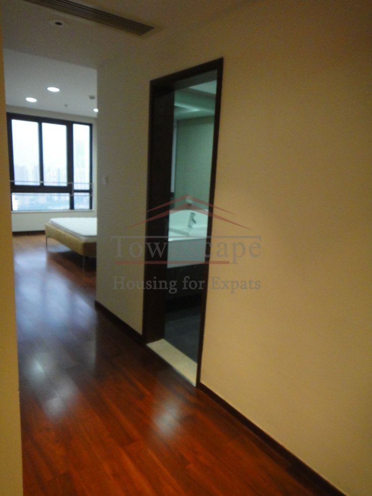rent an apartment in shanghai Fantastic 4 bedroom Apartment beside Laoximen station line 8/10