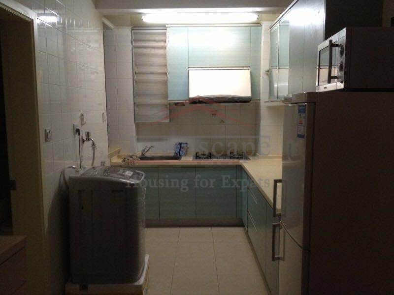 Rent Shanghai Excellent well priced 2 bedroom apartment in Jing An line 2