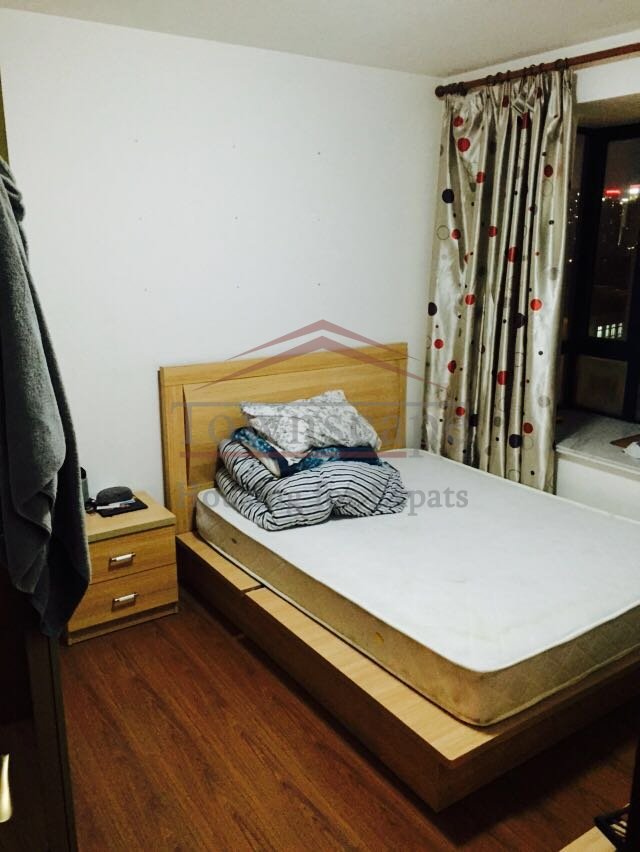 Rent apartment in Shanghai Very Well priced 4 bedroom Apartment beside line 8/9
