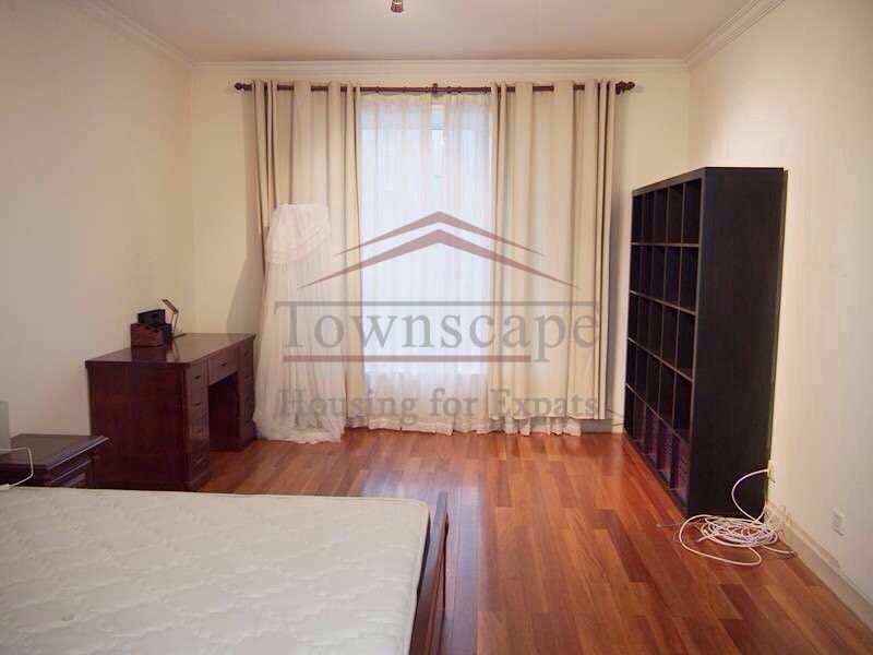 shanghai expat housing Bright and Spacious 3 BR apartment beside W. Nanjing Rd line 2