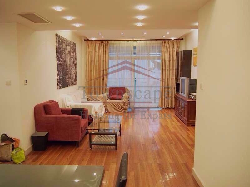 apartment rental shanghai Bright and Spacious 3 BR apartment beside W. Nanjing Rd line 2