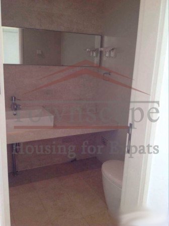 Rent Shanghai Beautiful clean 3 BR apartment in Jing An beside line 7/2
