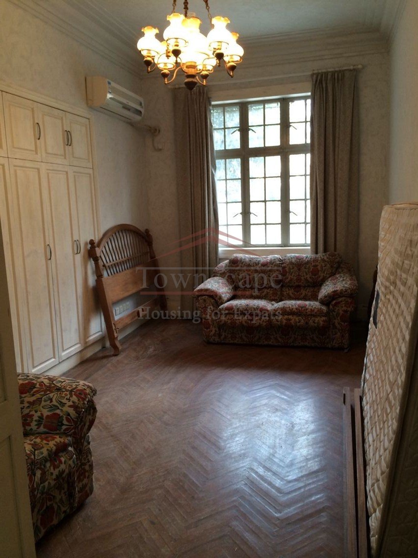 Best Real estate agency in Shanghai Beautiful Central 2 bed Lane House Apartment Xintiandi L10