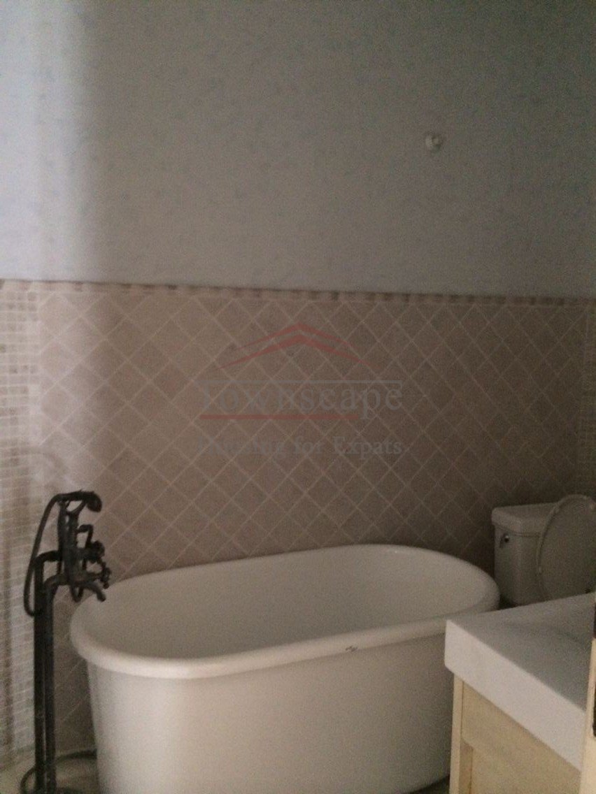 Shanghai apartment rentals Beautiful Central 2 bed Lane House Apartment Xintiandi L10