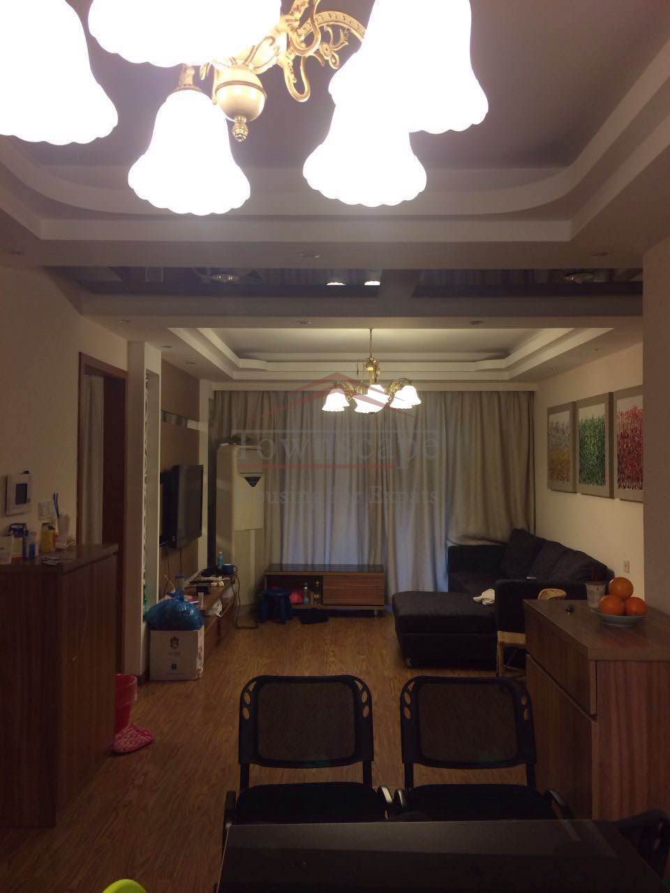 Shanghai expat rentals Great Value 3 BR apartment for rent beside Madang rd Station
