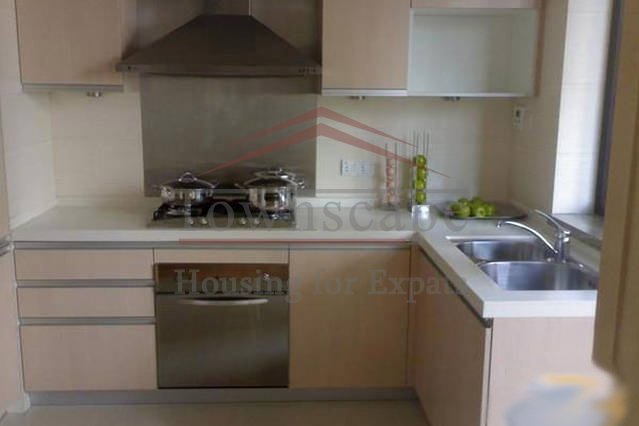 Shanghai houses for rent Great 2 Bed Apartment Xujiahui line 1/9/11