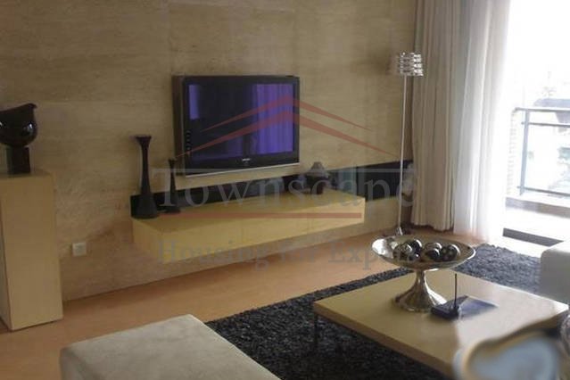 Rent apartment in Shanghai Great 2 Bed Apartment Xujiahui line 1/9/11