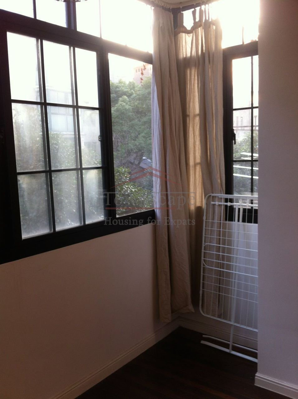 Rent in shanghai Stylish 1 BR Lane house in Former Colonial Shanghai L1/7/9