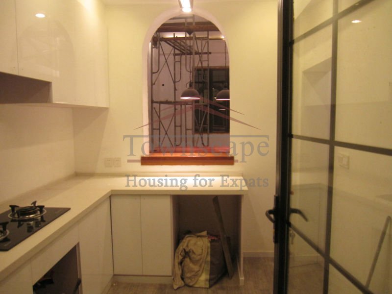 Shanghai apartment for rent Beautiful 2 Bedroom Lane renovation Jing An L2/7