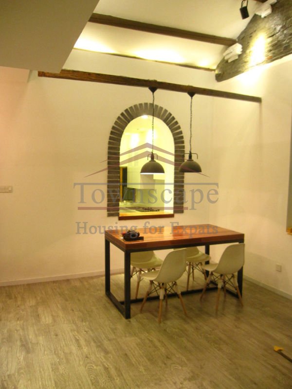 Rent apartment in Shanghai Beautiful 2 Bedroom Lane renovation Jing An L2/7