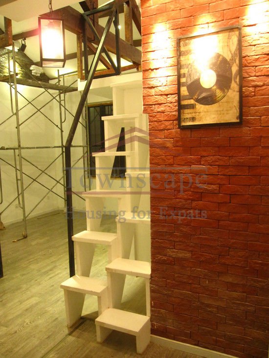 Apartment in Shanghai Beautiful 2 Bedroom Lane renovation Jing An L2/7