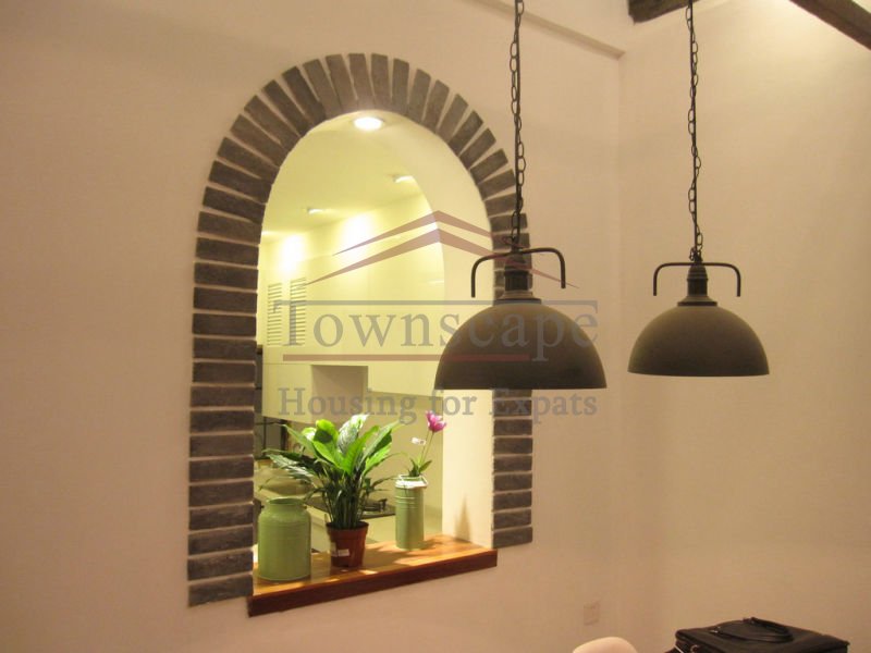 House for rent in Shanghai Beautiful 2 Bedroom Lane renovation Jing An L2/7