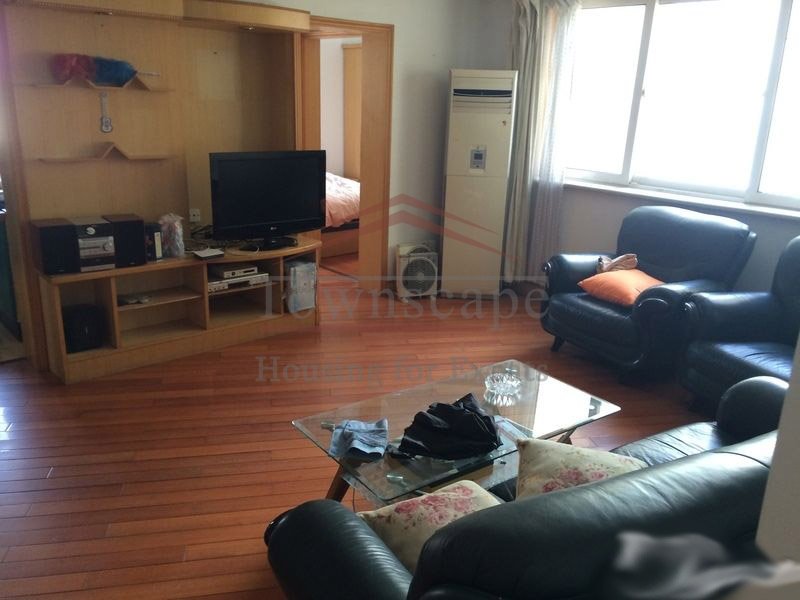 rent apartment in Shanghai Fantastic Value 3 BR apartment in Jing An Area Line 2/7