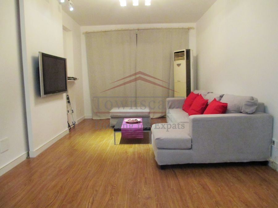 Shanghai house rent Clean Modern 3 bedroom apartment Central Shanghai just off Nanjing rd