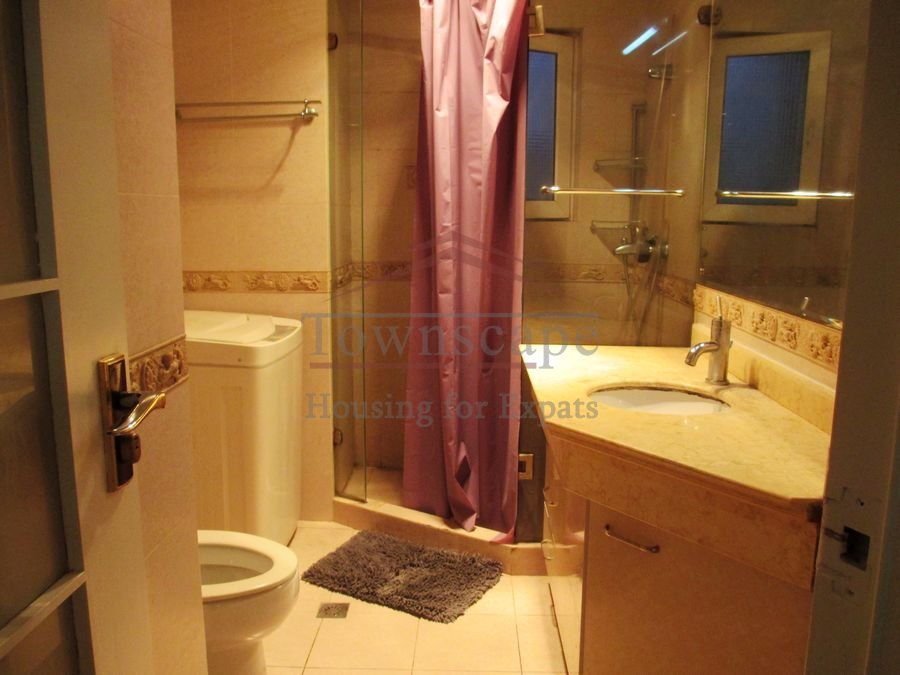 Find apartment Shanghai Clean Modern 3 bedroom apartment Central Shanghai just off Nanjing rd