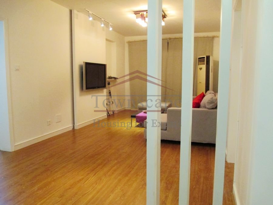 Shanghai apartment for rent Clean Modern 3 bedroom apartment Central Shanghai just off Nanjing rd