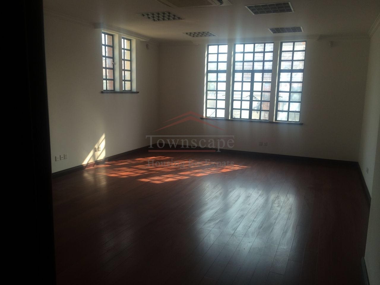 Shanghai Mansion for rent Huge 1000sqm Mansion for rent French Concession Line 10/11