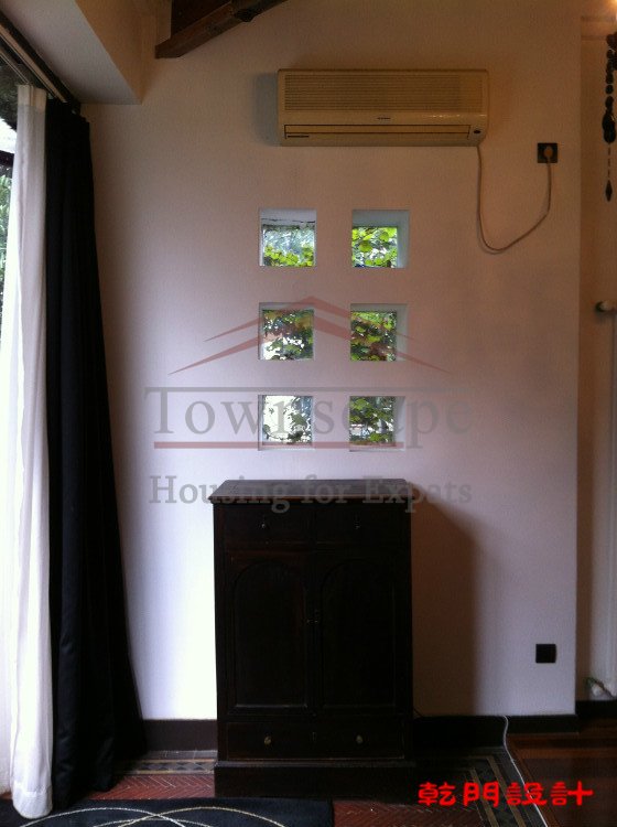 Rent Shanghai Gorgeous 2 Br Lane house beside L1/7 Changshu rd