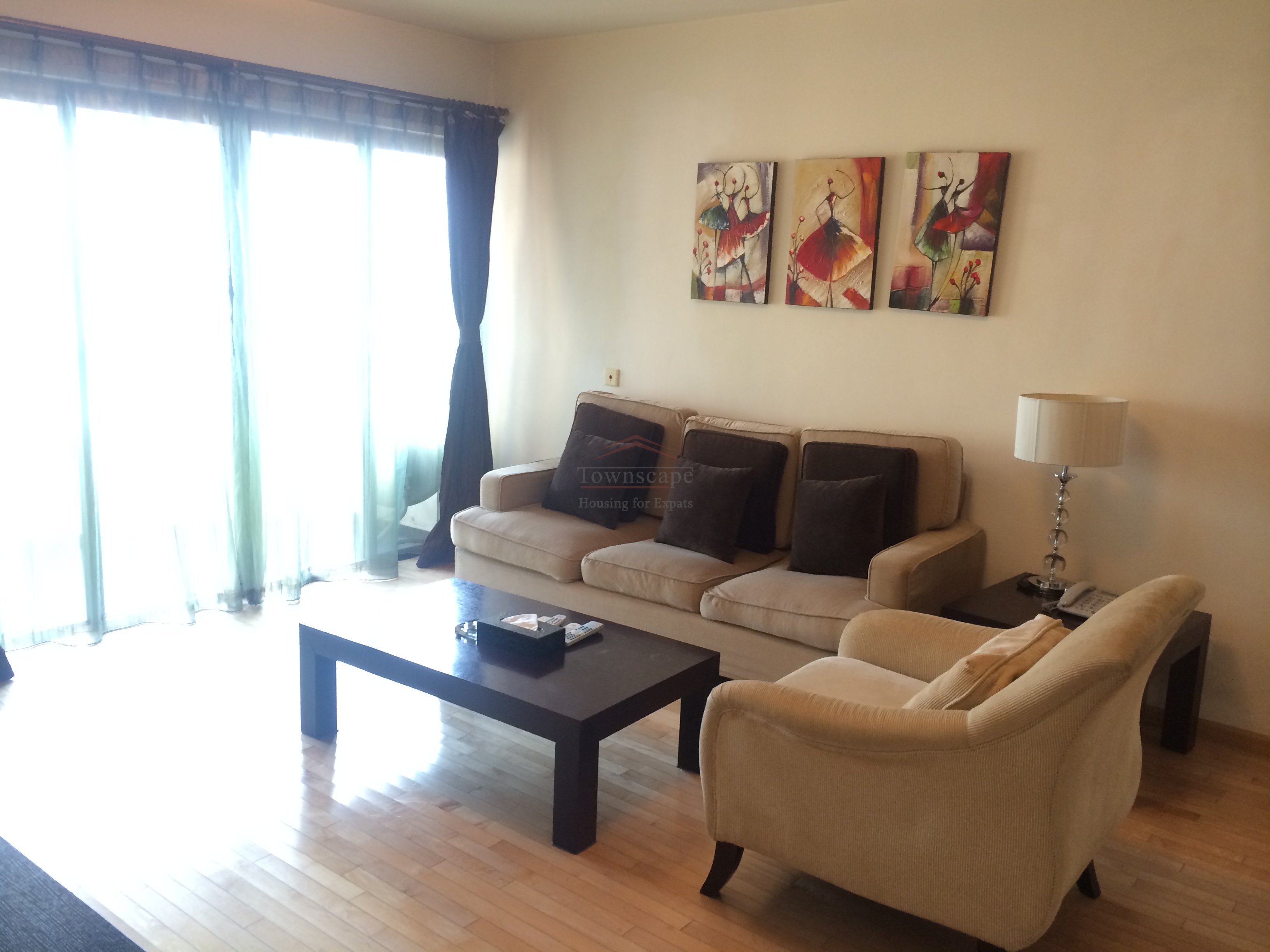 Expat housing Shanghai Excellent value 3 Bed Apt. for rent in beside Jing An Line 2/7