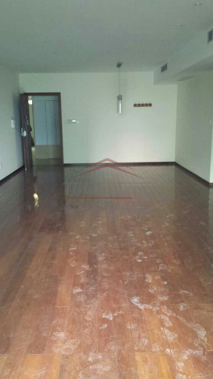 Apartment for rent in Shanghai Excellent 3 Br Apt. in Yanlord Garden Pudong Lujiazui