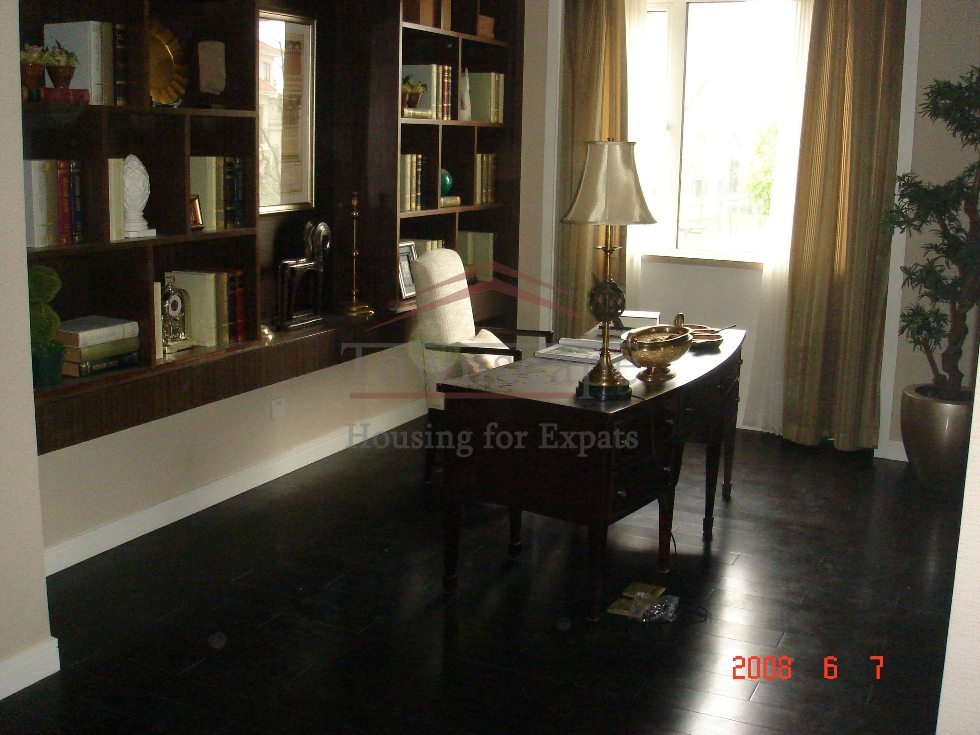 Rent a villa in Shanghai Fantastic 3Bed villa in Pudong Palm Spring Community