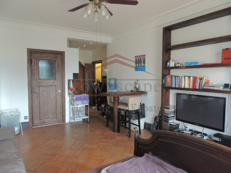Rent apartment in Shanghai Spacious 1 bed apt French Concession Changshu rd station L1&7