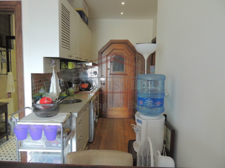 Rent a house in Shanghai Spacious 1 bed apt French Concession Changshu rd station L1&7