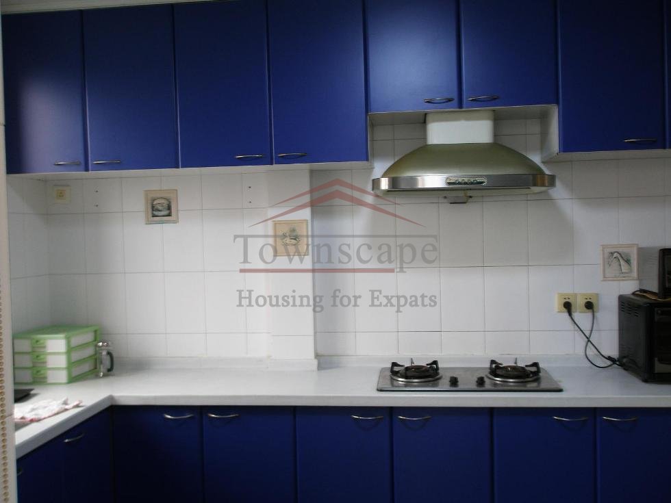 Housing in Shanghai for expats Great value 3 BR apartment for rent in Zhongshan park area L2/4/3