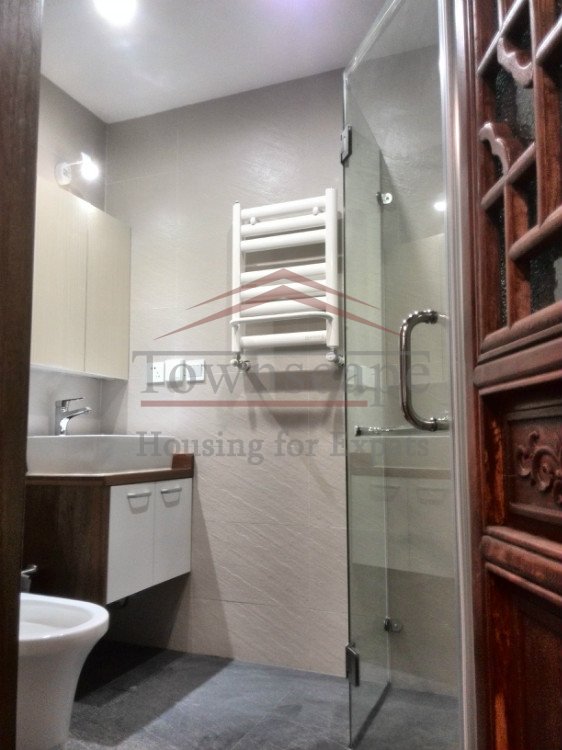  Renovated 2 BR House for rent in Central Shanghai Changshu L1&7