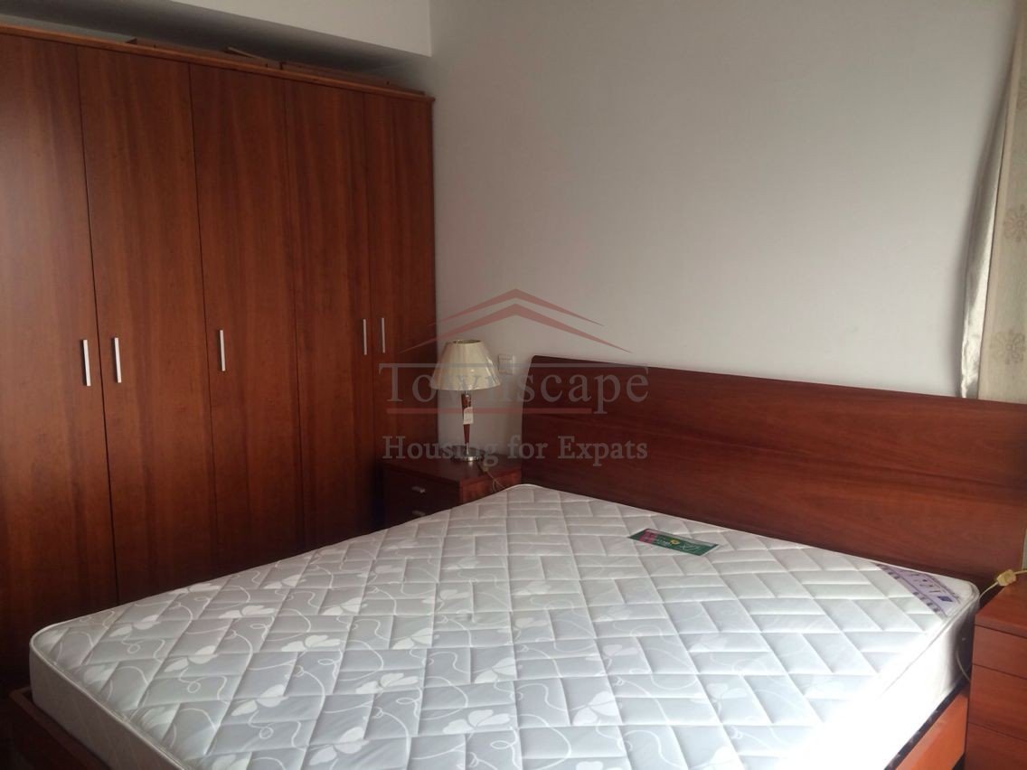 rent Shanghai Modern clean 3 bed apt. L10 Yuyuan rd. Great Value