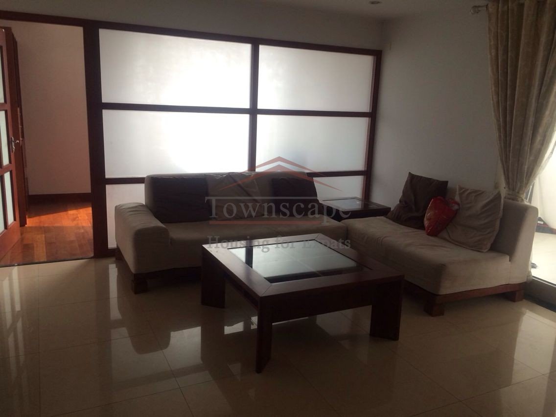 Shanghai apartment for rent Modern clean 3 bed apt. L10 Yu Gardens Great Value