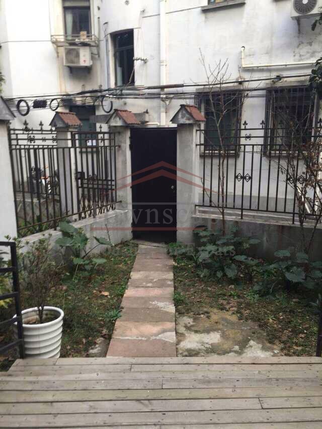rent in Shanghai 2+1 Lane House w/ Garden Line 1/9/7 Former colonial Area