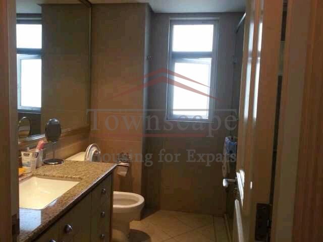 Shanghai apartments Excellent 3 BR Apartment in Jing An area Line 1/2/7
